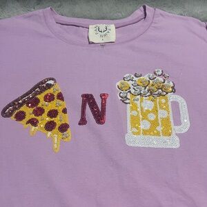 🆕 Lavender Tee with Pizza and Beer Design runs oversized.